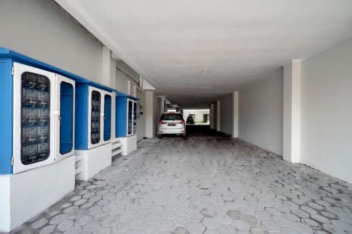D'Paragon Kijang Utara Alastuwo Bagian luar foto